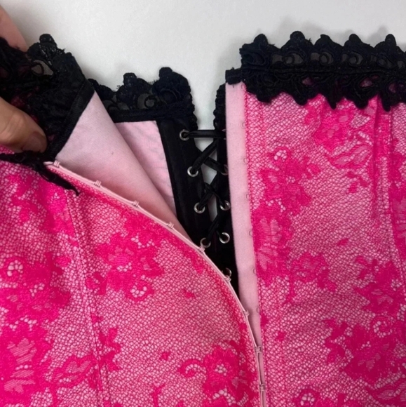 NWT Frederick's of Hollywood Hot Pink Lingerie Corset W/ Panties Size 44 - Picture 4 of 8